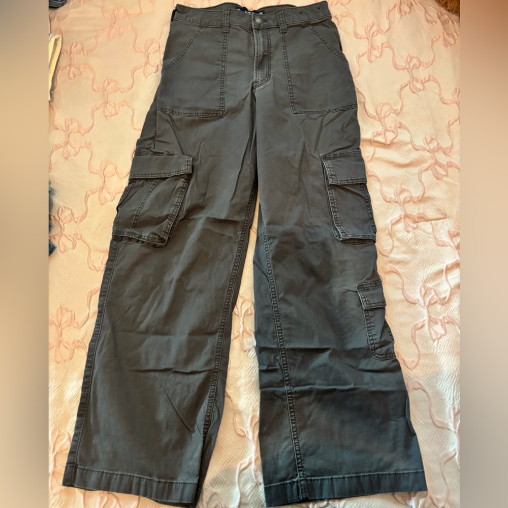 Hollister Dark Gray Cargo Pants for Woman